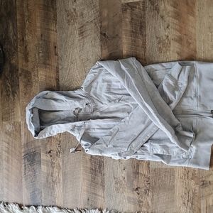 Lululemon zip up hoodie, gray sz 2, great condition
